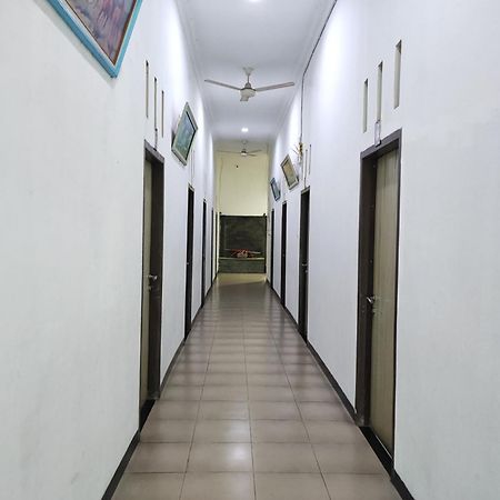 Reddoorz Syariah Near Universitas Batanghari Джамби Екстериор снимка