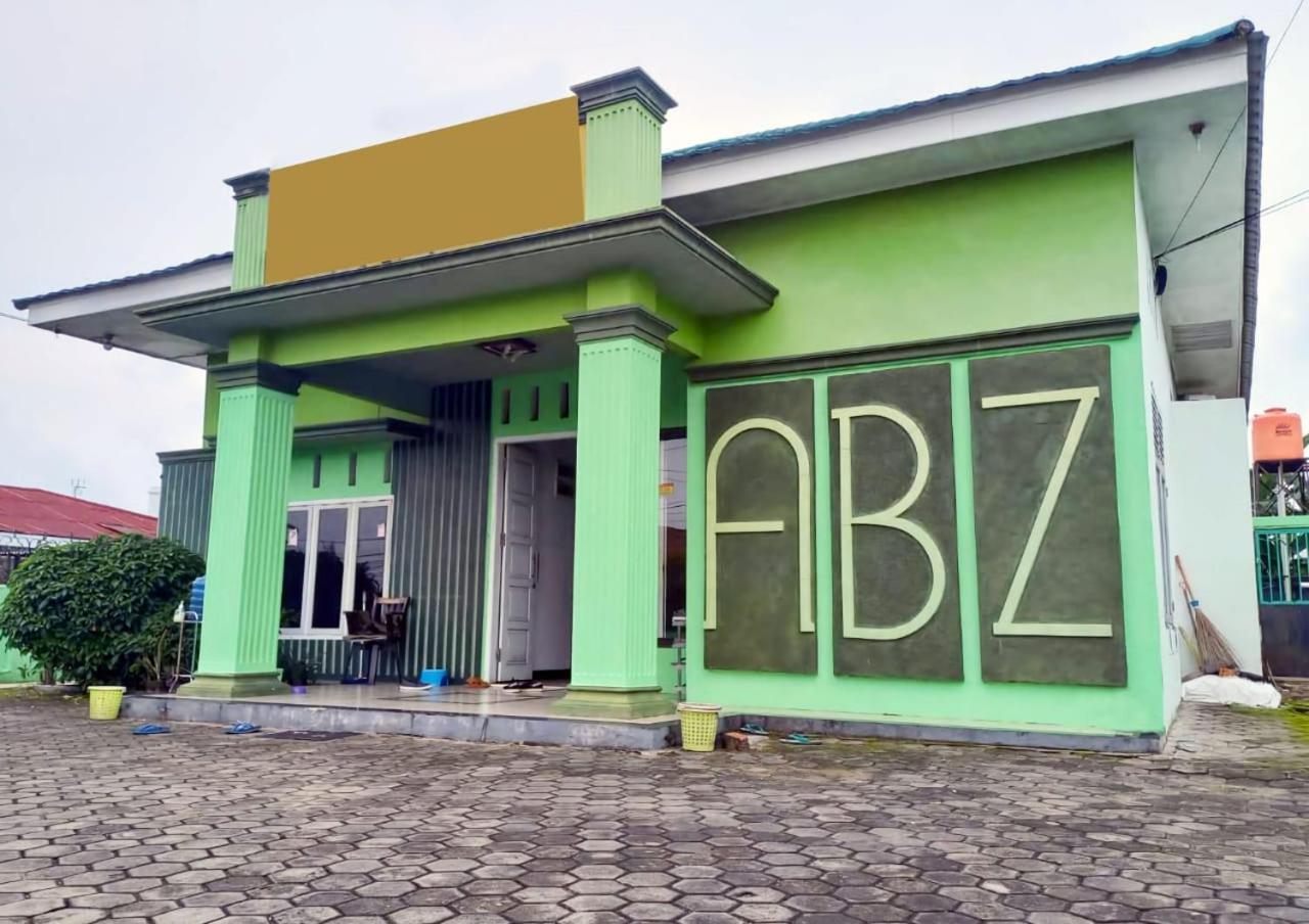 Reddoorz Syariah Near Universitas Batanghari Джамби Екстериор снимка