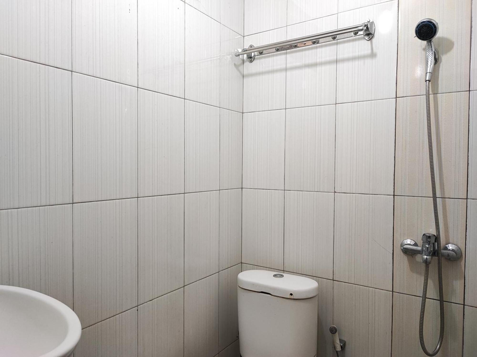Reddoorz Syariah Near Universitas Batanghari Джамби Екстериор снимка